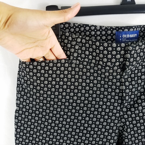 Old Navy Pixie Mid-Rise Black/White Floral Pants 6 - Picture 3 of 6